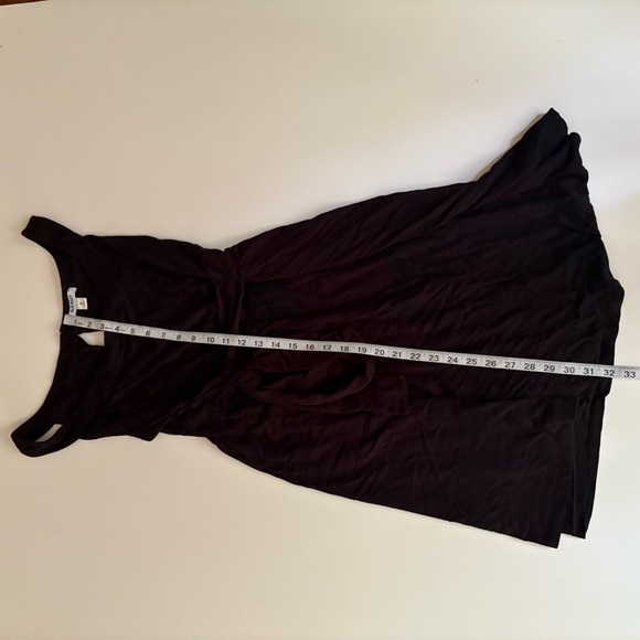 Old Navy Elegant Sleeveless Black Dress - Picture 4 of 8